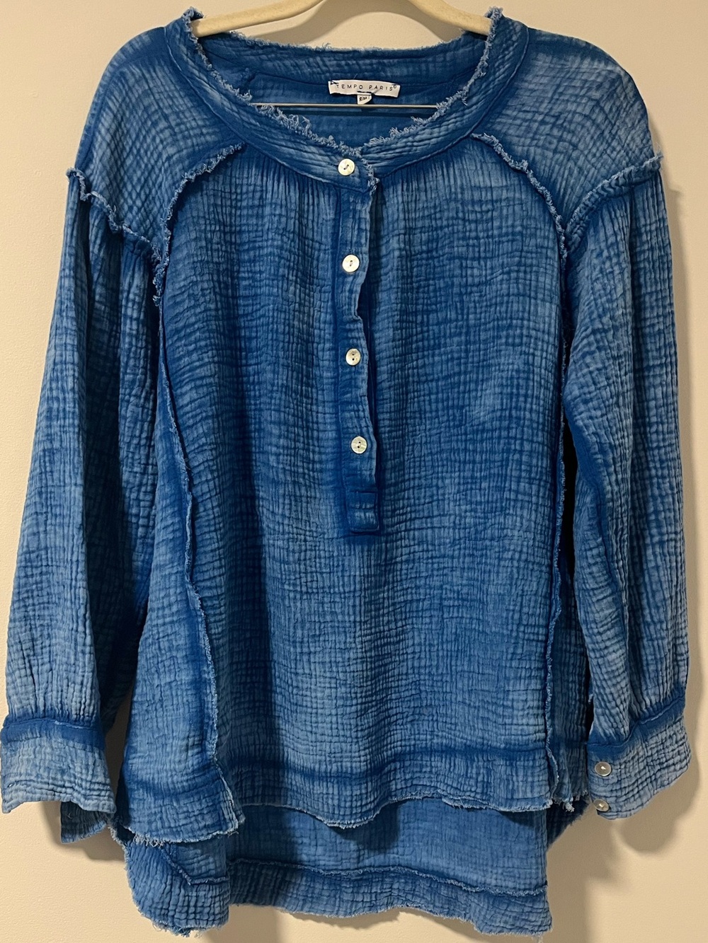 Tempo Paris Blue Crinkle Henley Top Long Sleeve 100% Cotton Made in Italy NWOT